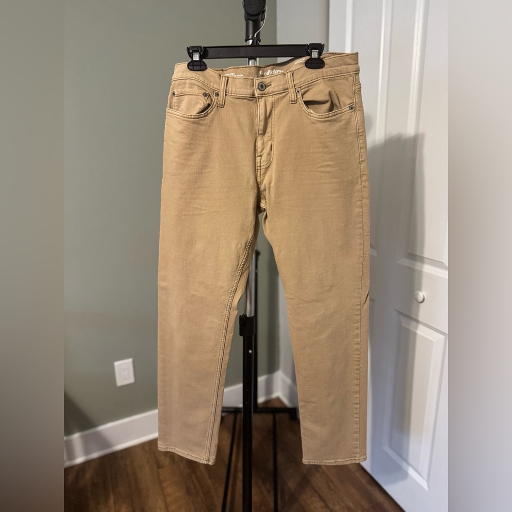 Goodfellow & Co Men's Khaki Athletic Straight Jeans